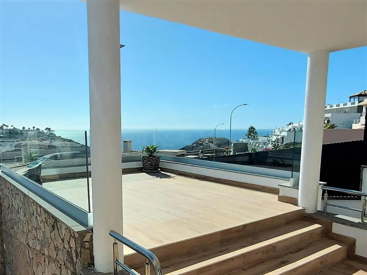Villa Playa Amadores - Luxury Villa With Heated Pool Puerto Rico